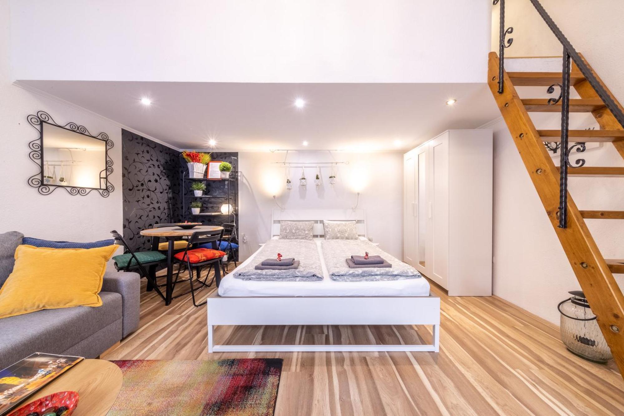 Simona - Lovely In The Downtown . Apartament *