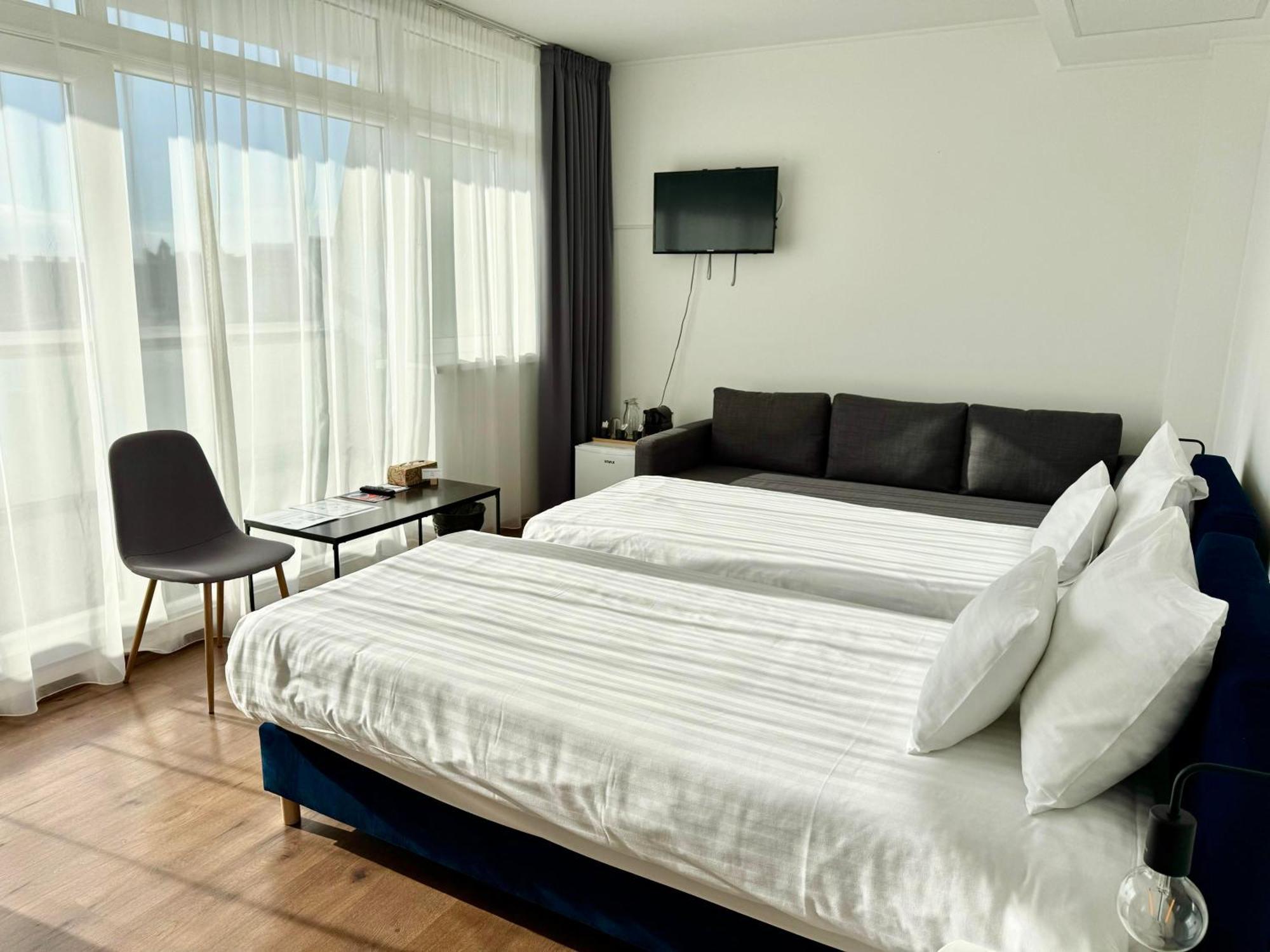 Hostal Rooftop City With Deep Garage *