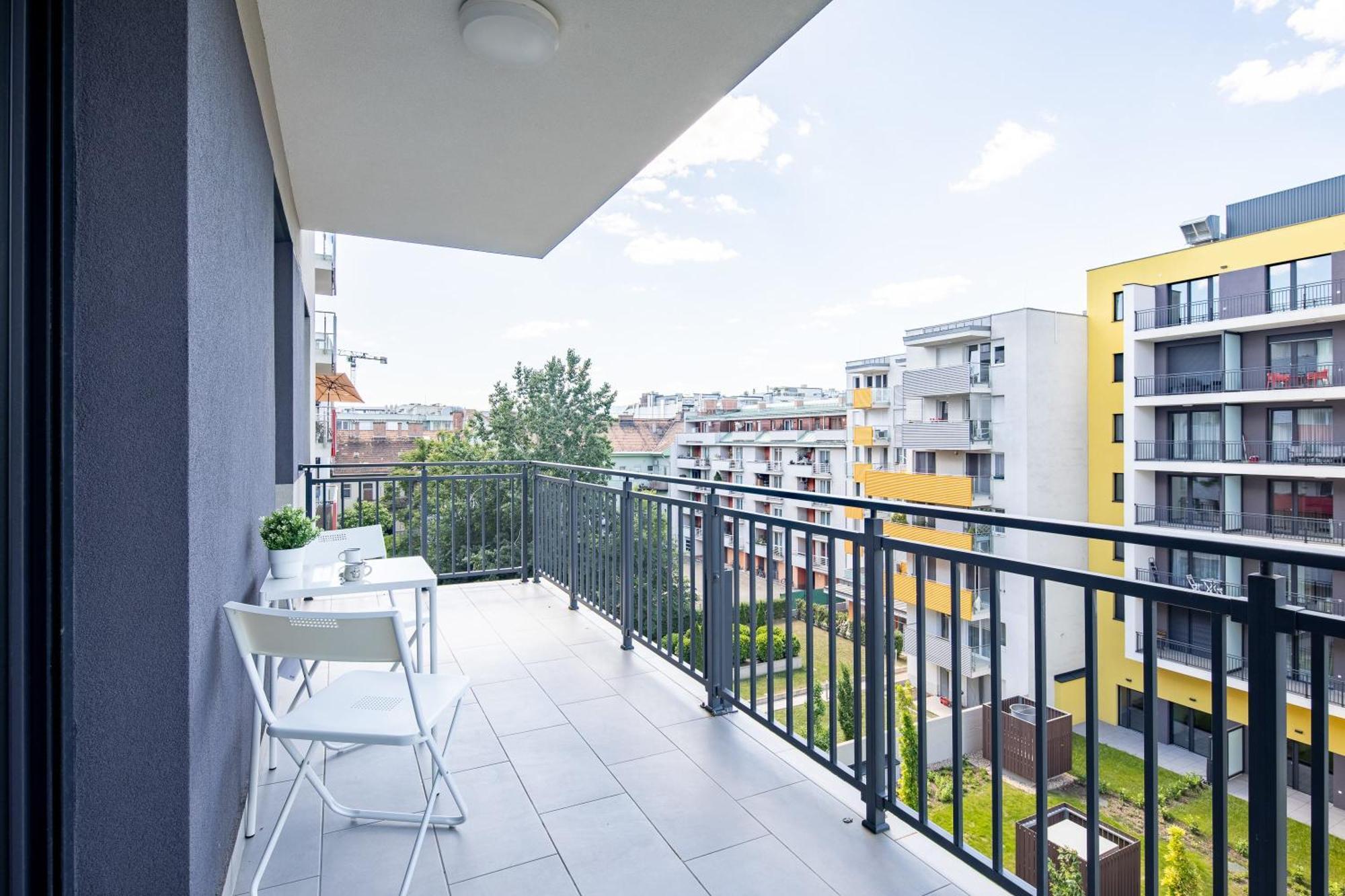 - Free Parking - Large Balcony *