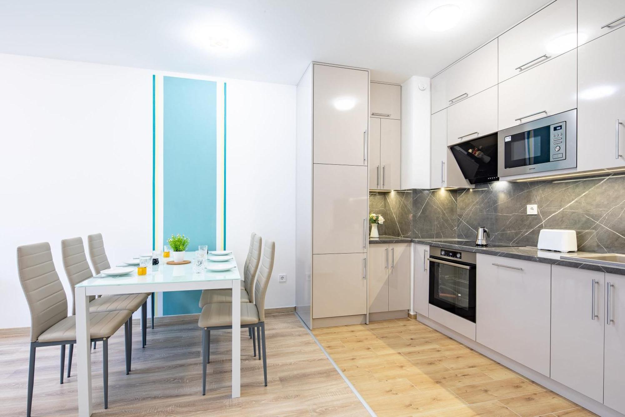 - Free Parking - Large Balcony Lejlighed