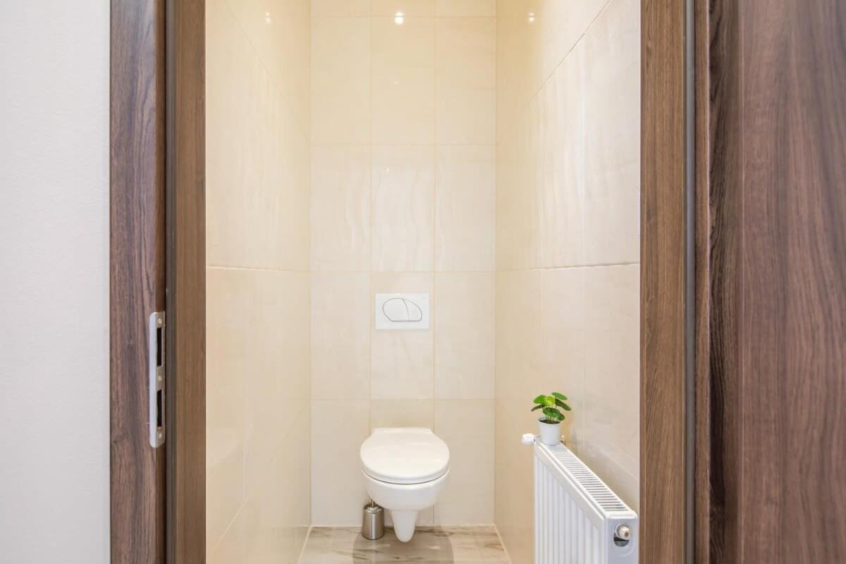 Ultra - New - Quiet Sleep Apartment Budapest
