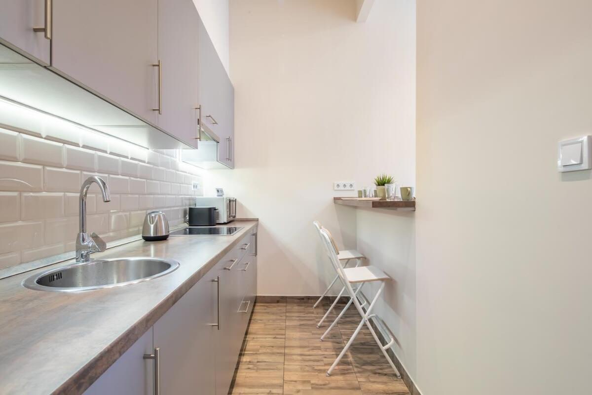 Ultra - New - Quiet Sleep Apartment *