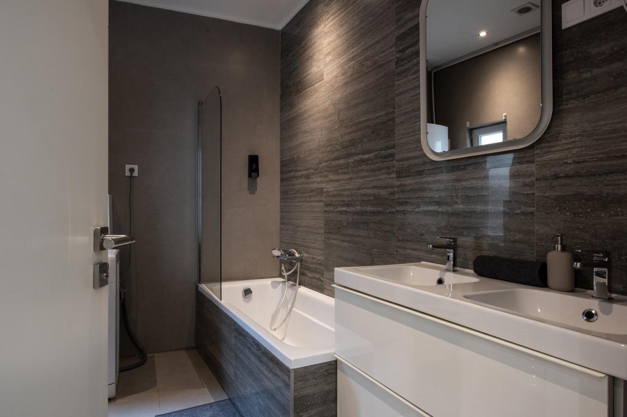 Modern Downtown Retreat At Akacfa 36 * Budapest