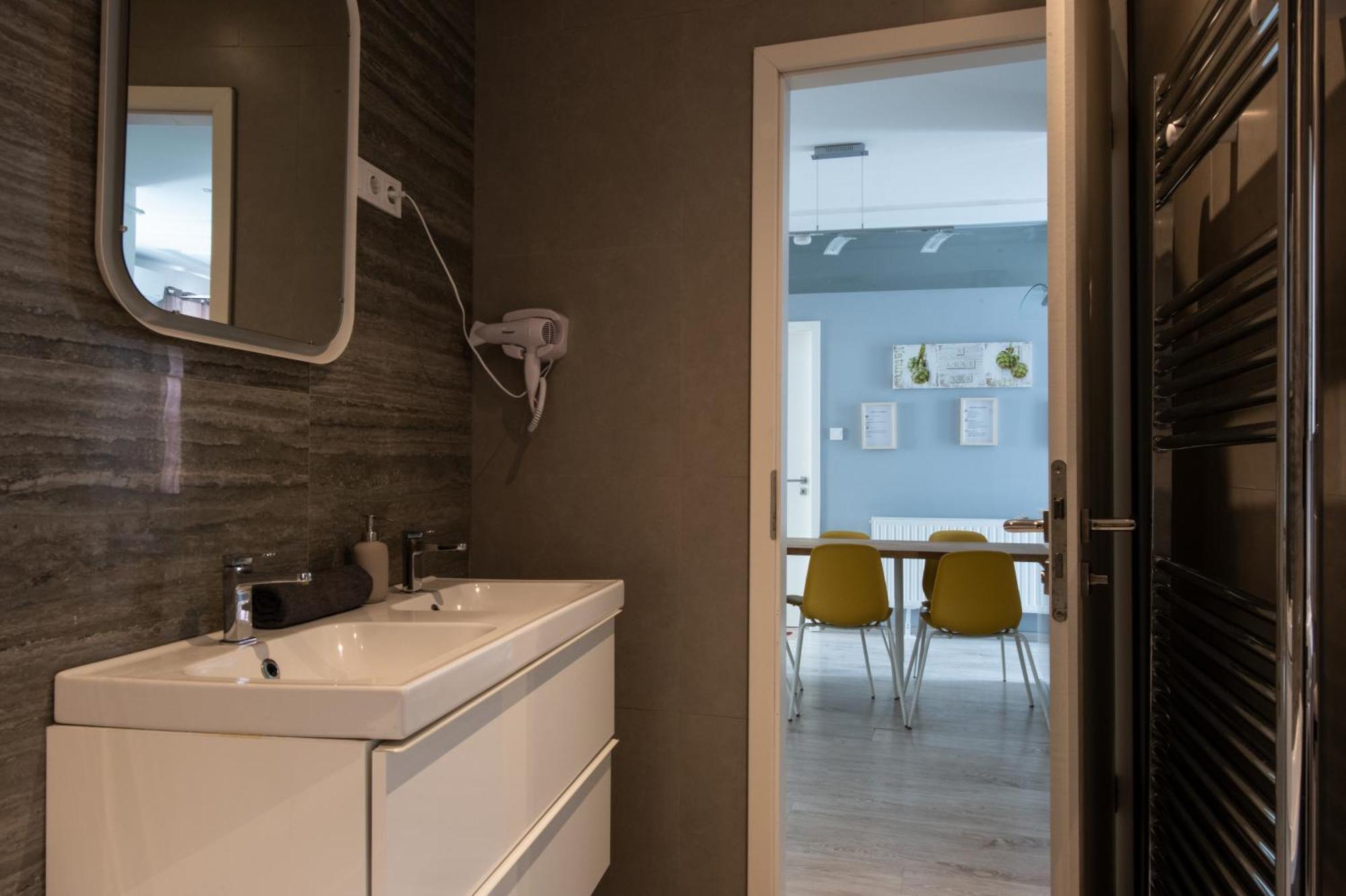 Modern Downtown Retreat At Akacfa 36 Apartamento Budapest