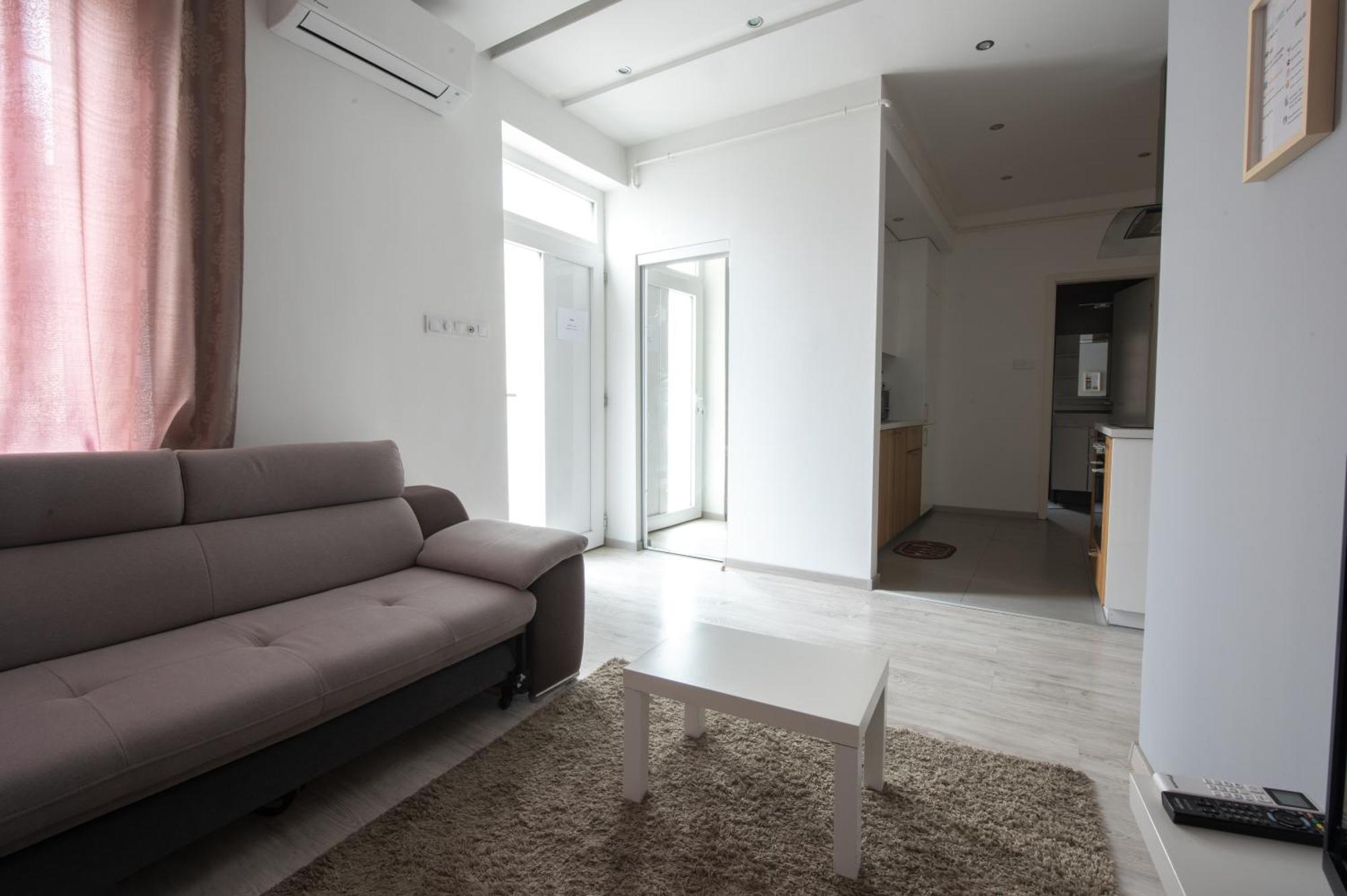 Modern Downtown Retreat At Akacfa 36 Budapest