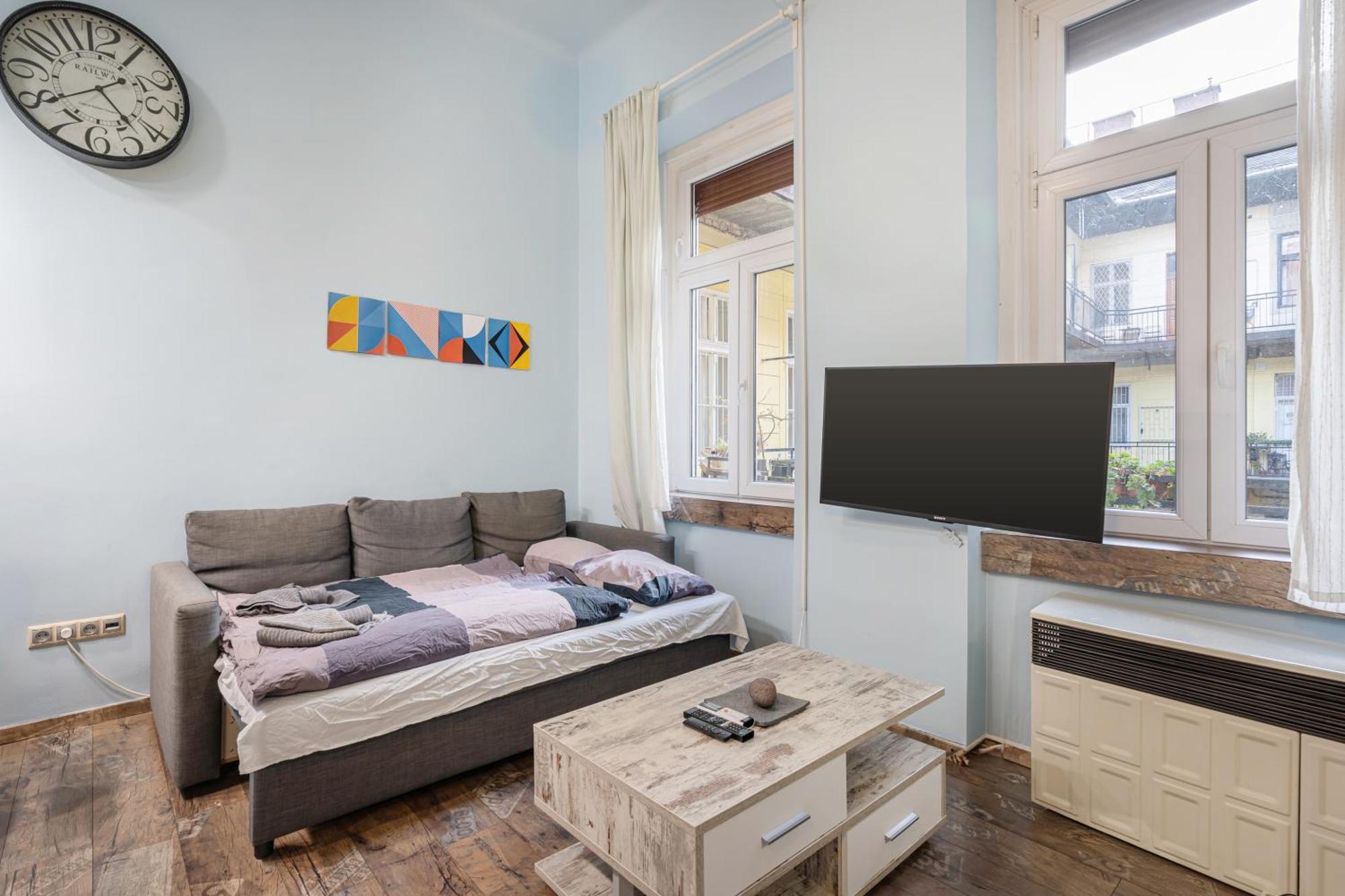 2br Party District K29