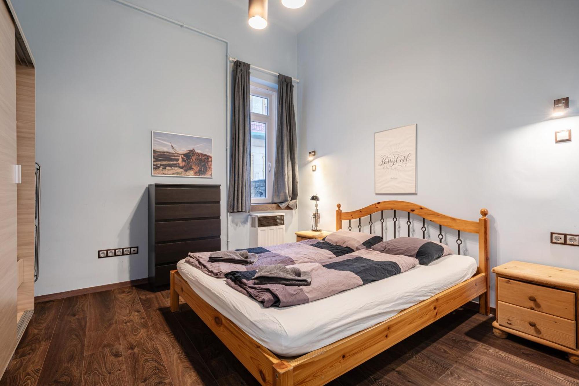 2br Party District K29 Apartment