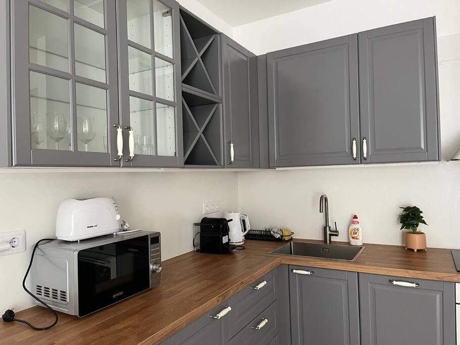 Appartamento Spacious With Balcony And Garage *