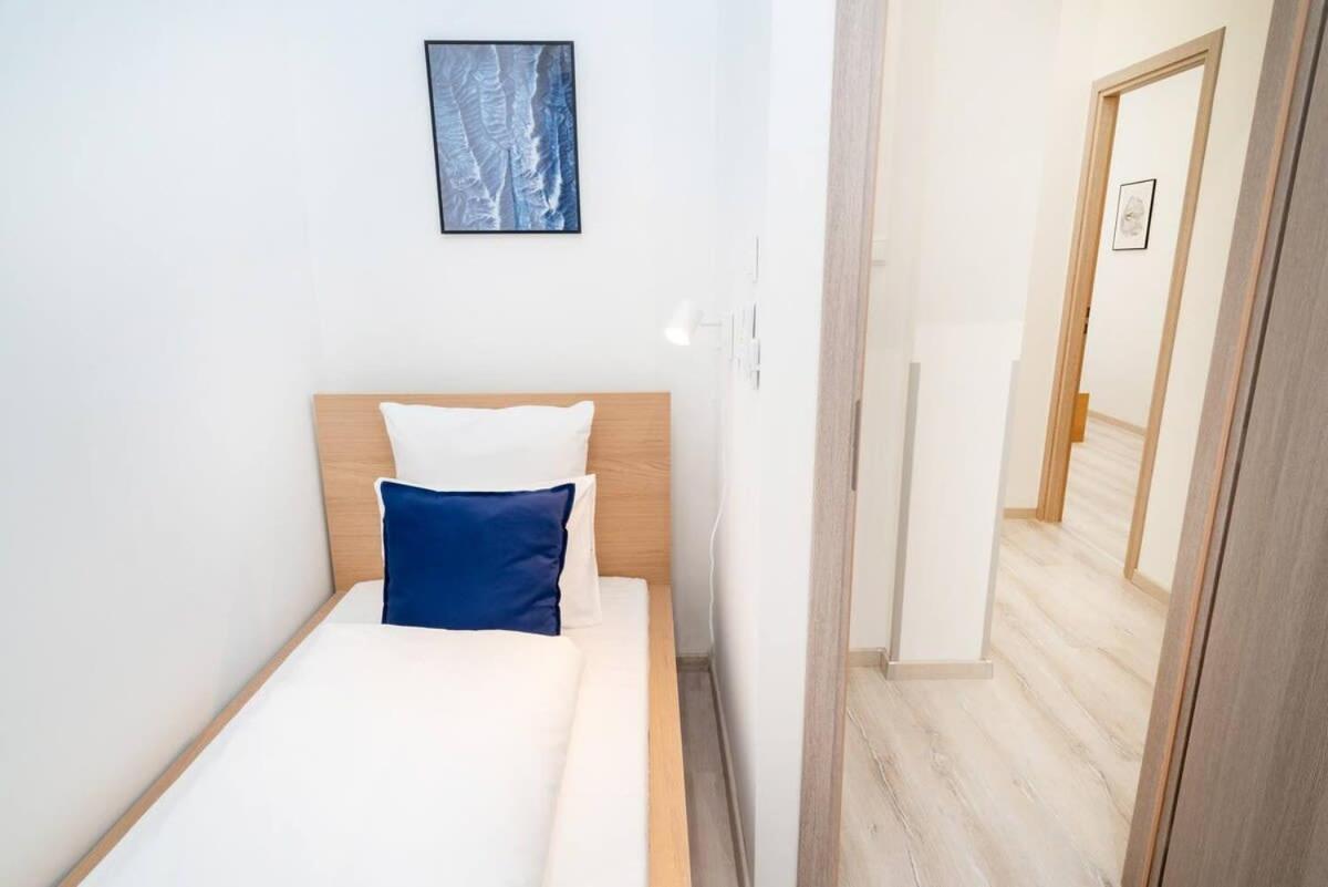 Very Extra Large Brand New Aircon Apartamento *