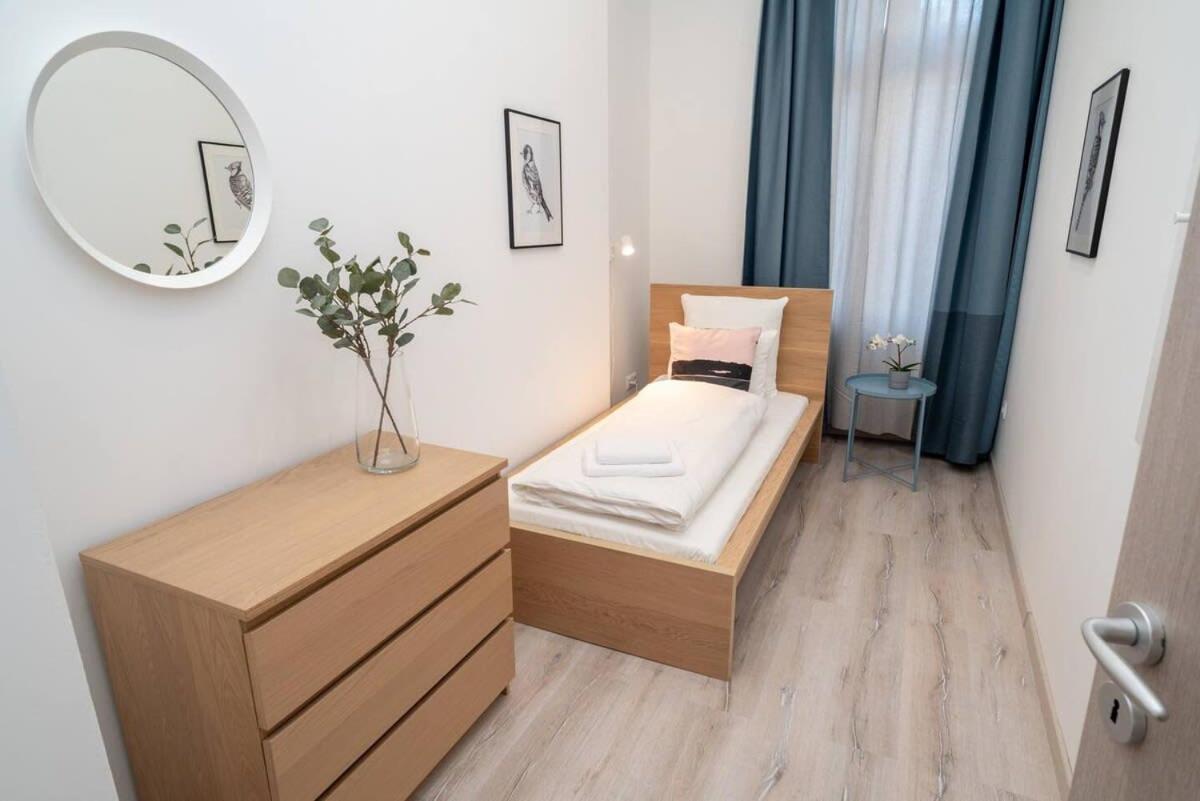 Very Extra Large Brand New Aircon Apartamento *