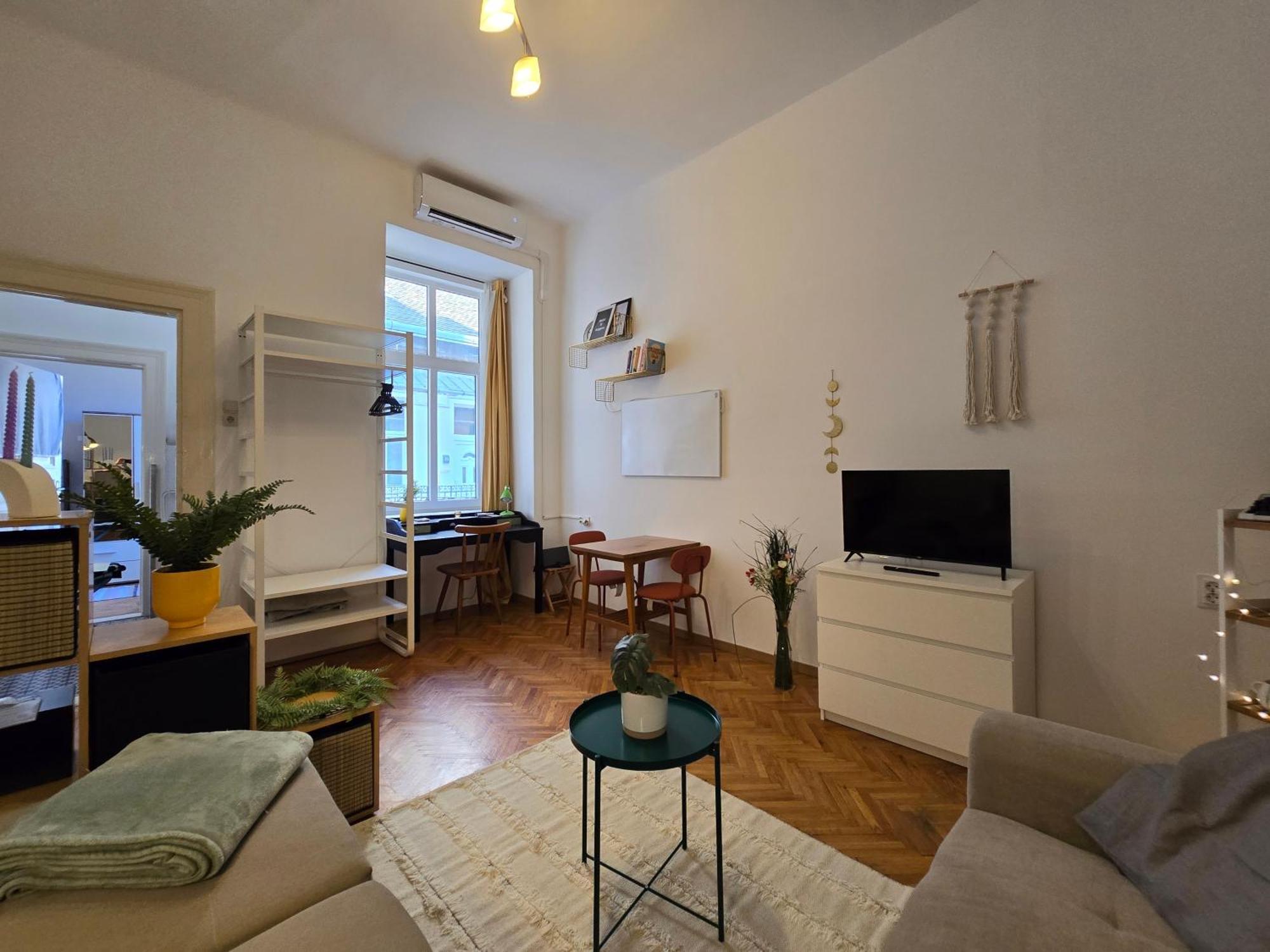 Grand Boulevard Ap Downtown Near 4-6 Tram *