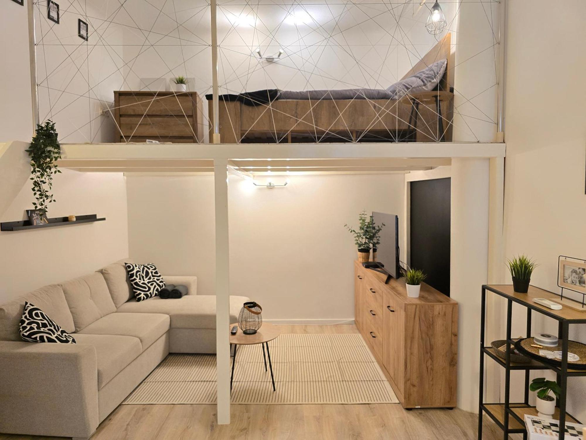 Apartment Lonyay Riverside Near The Danube *