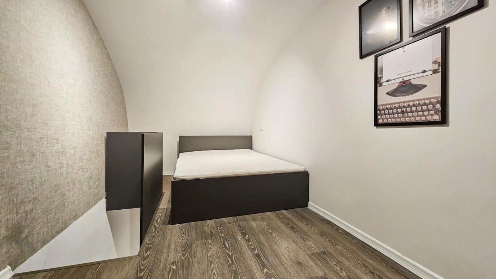 New On Andrassy Street! Appartement
