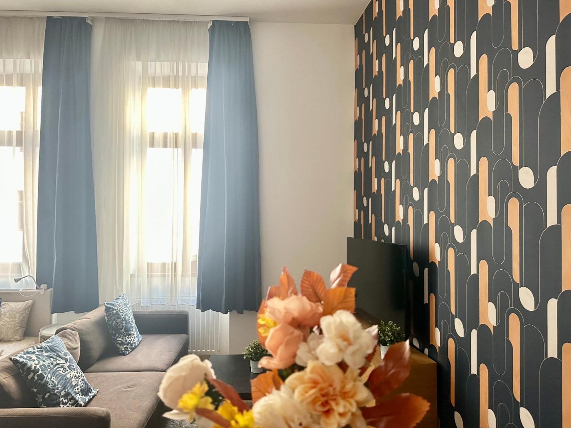 Design By Chivi In Gozsdu #freeparking Apartman