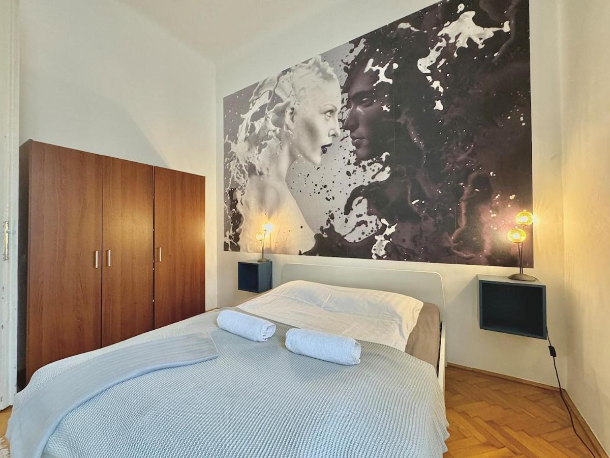 Trendy Spacious, Parking, Downtown, Ruin Pubs! Appartement Boedapest
