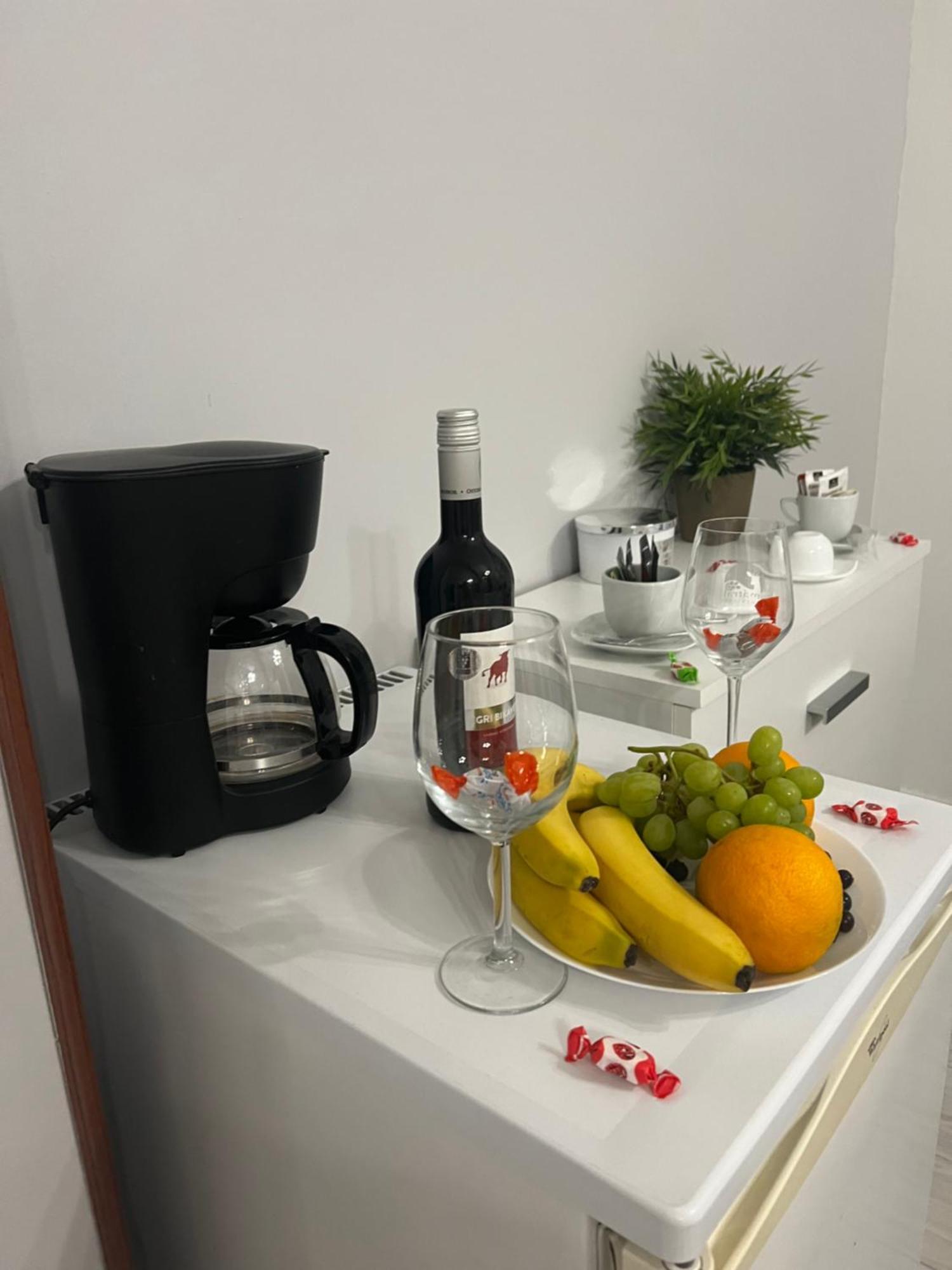 Millionrosesvintage Vaci Street Free Airconditioner And Coffee Apartamento