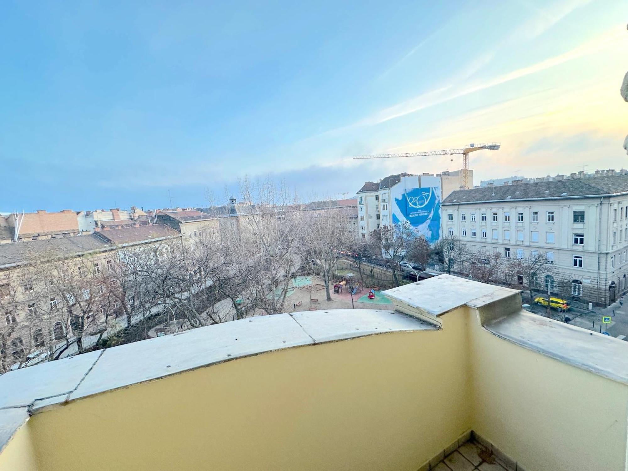 Stunning 150m2 3-bedroom With Balcony Lejlighed Budapest