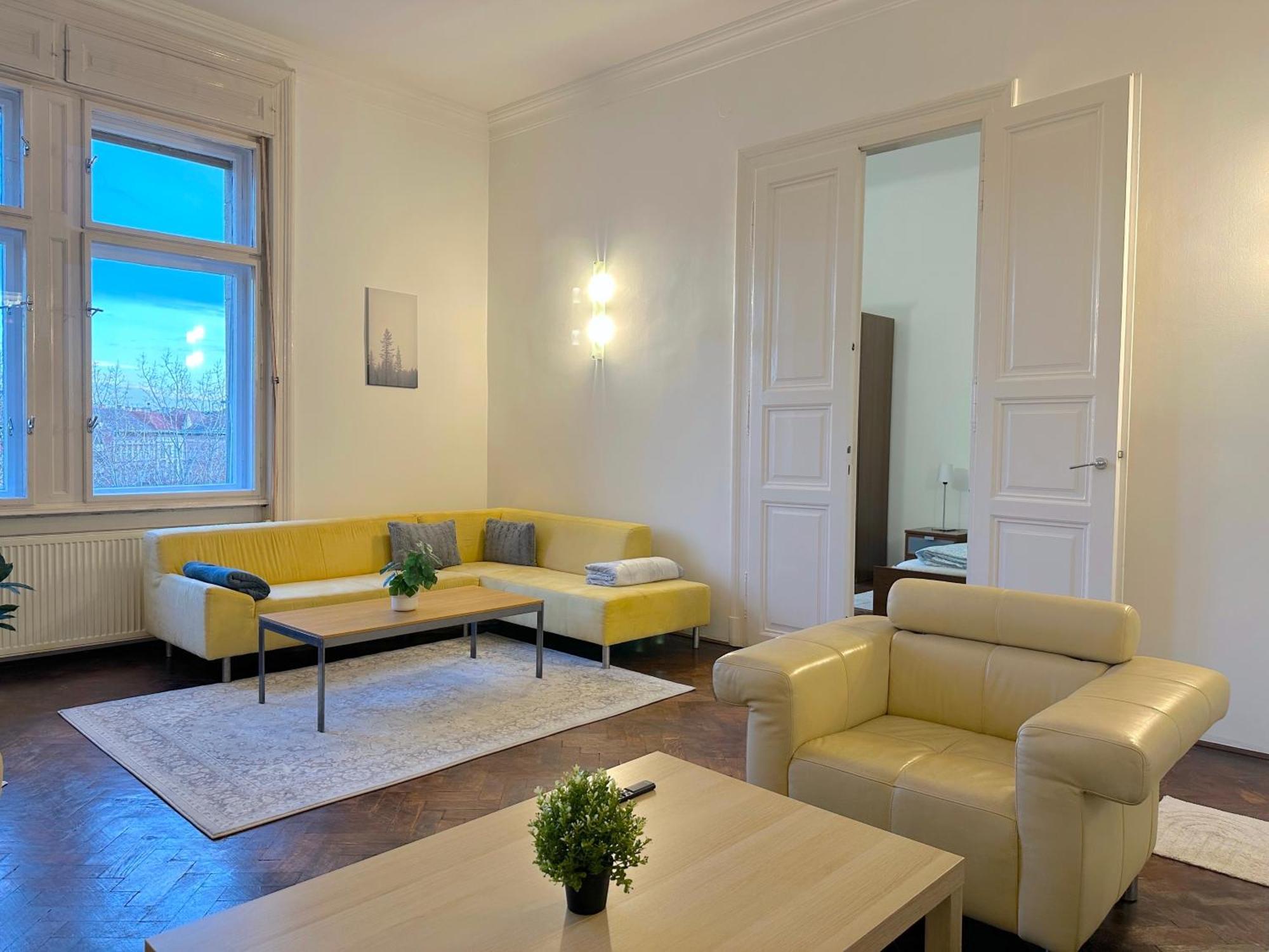 Lejlighed Stunning 150m2 3-bedroom With Balcony Budapest