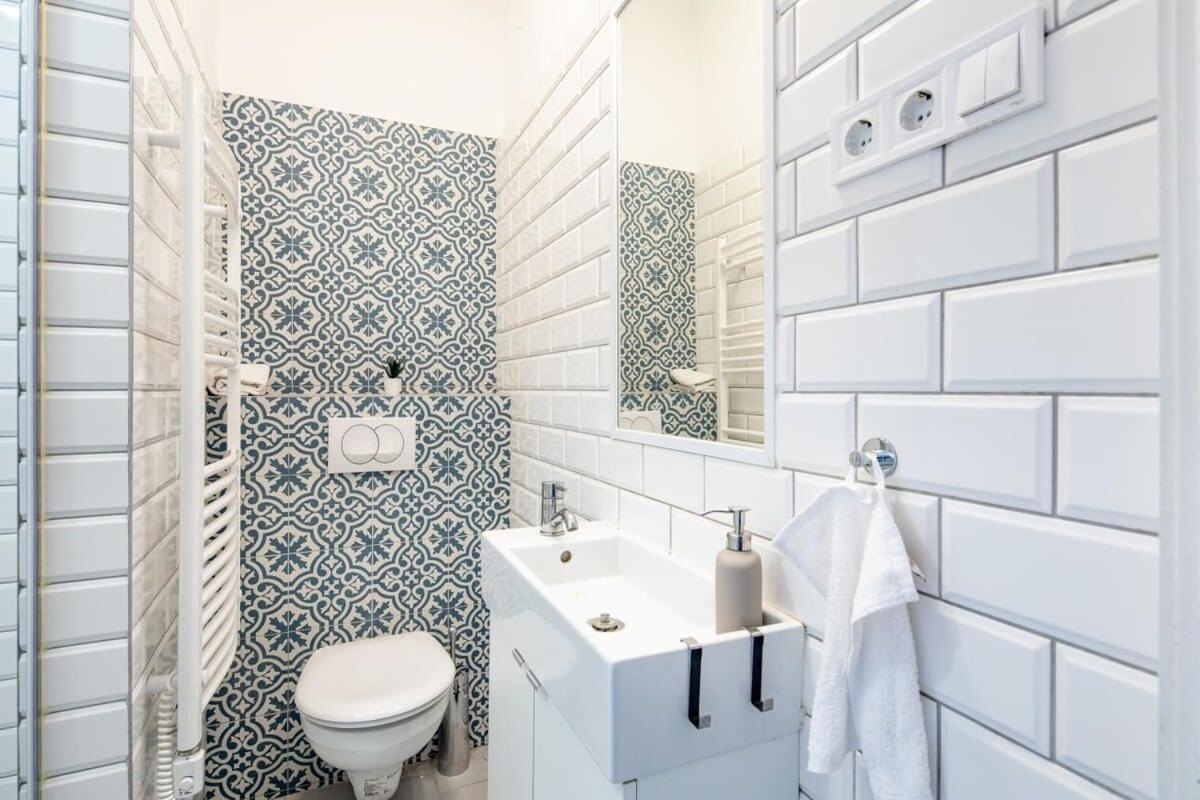 Modern Retreat For 8 Guests * Budapest