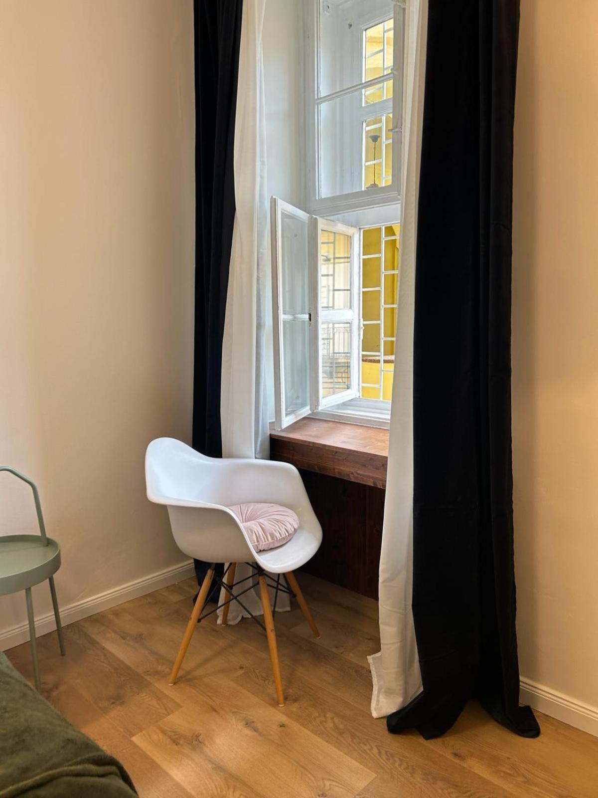 Apartman Stylish 2br In Excellent Location Budapest