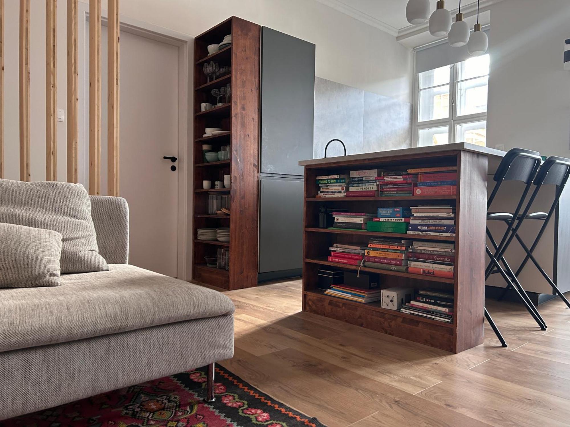 Stylish 2br In Excellent Location *
