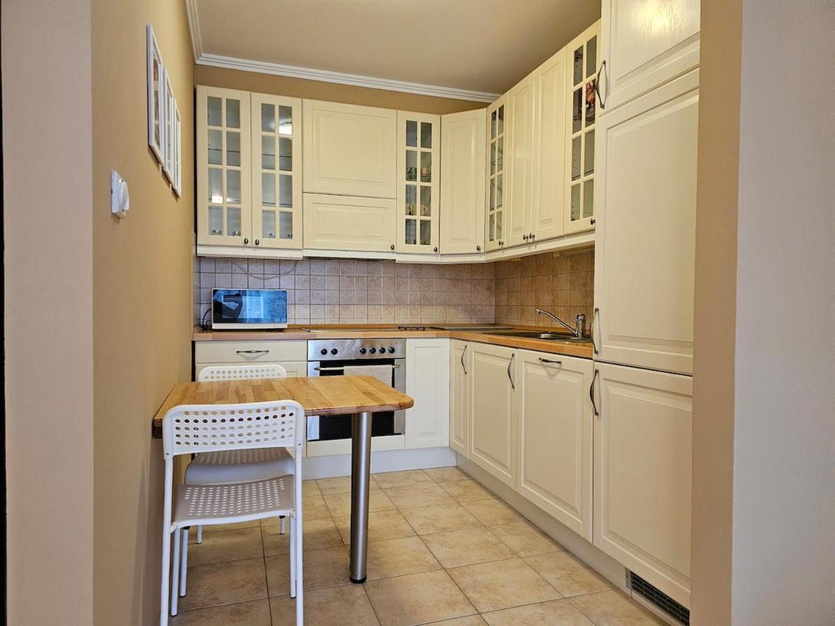 Petibo - Grove - Free Parking In Garage Appartement *