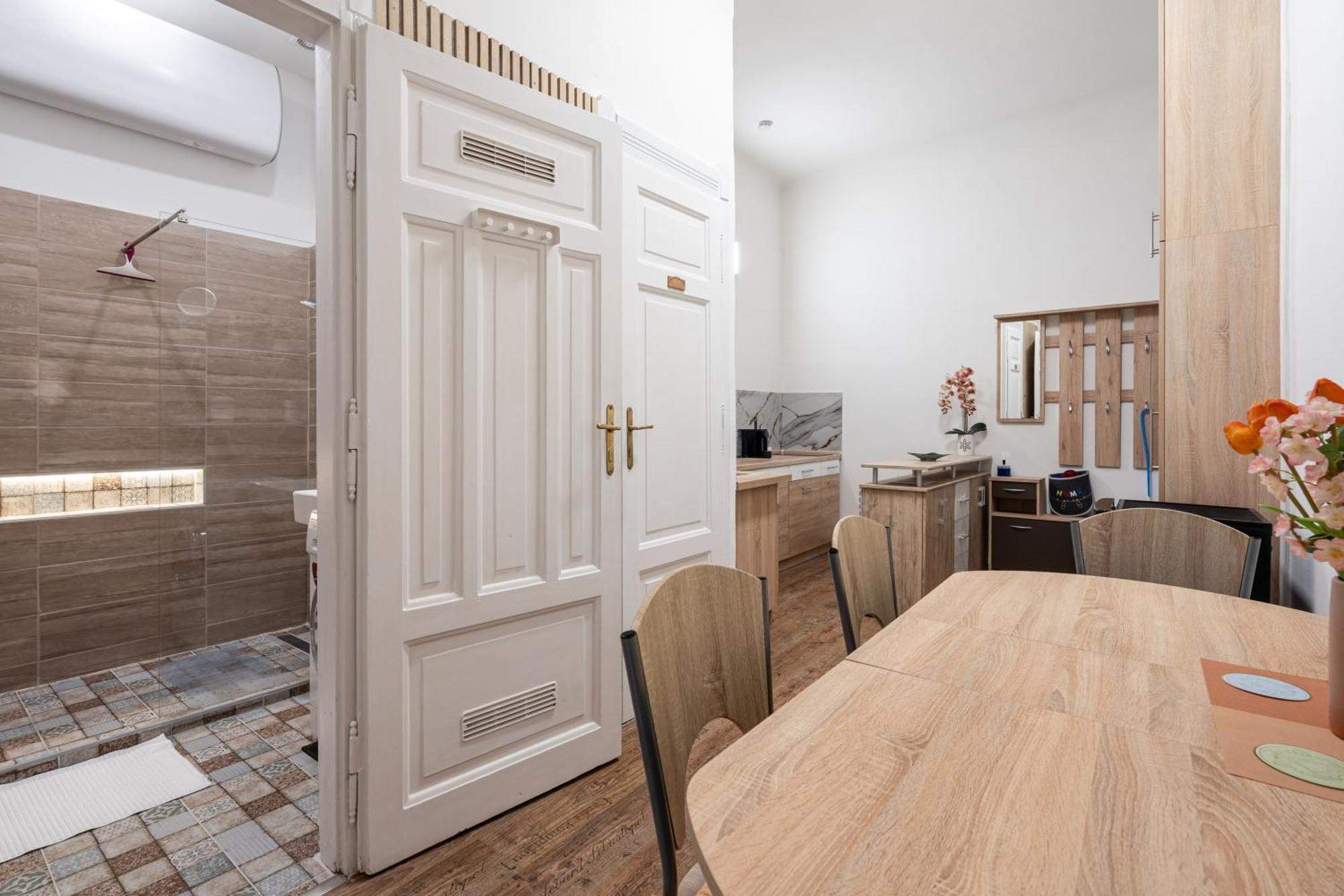 Rowena Apartman