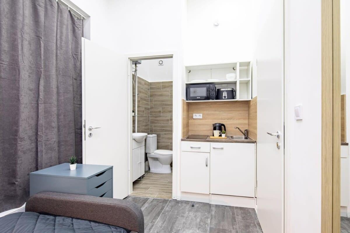 Super For Solo Traveller - Aircon Apartman *