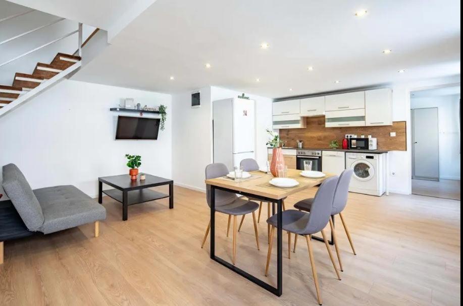 Apartamento Cityscape Budget Szoevetseg 4 *