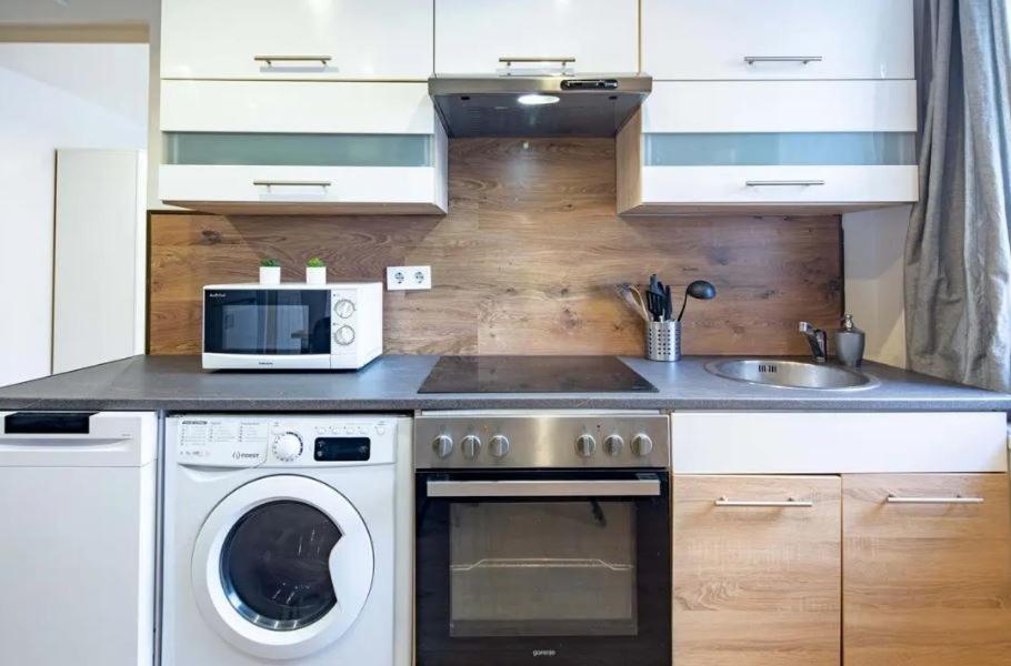Cityscape Budget Szoevetseg 2 Apartman *