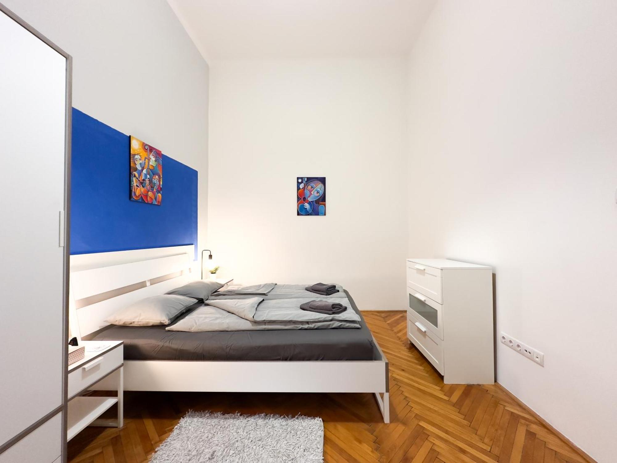 Charming 1br In - Skyline House