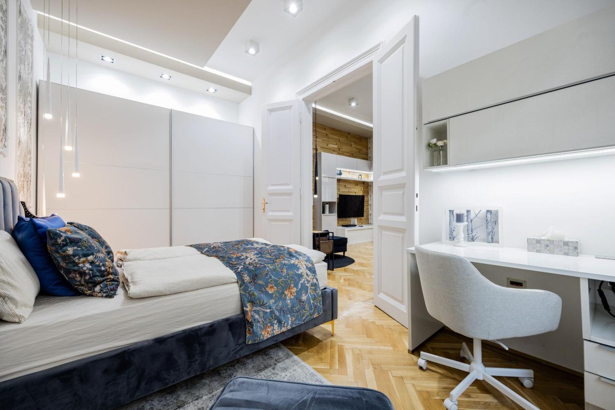 Spacious Designer With Premium Touches Appartamento *