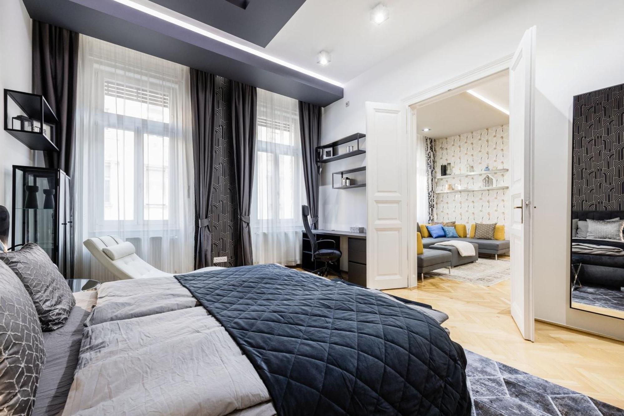 Spacious Designer With Premium Touches Appartamento