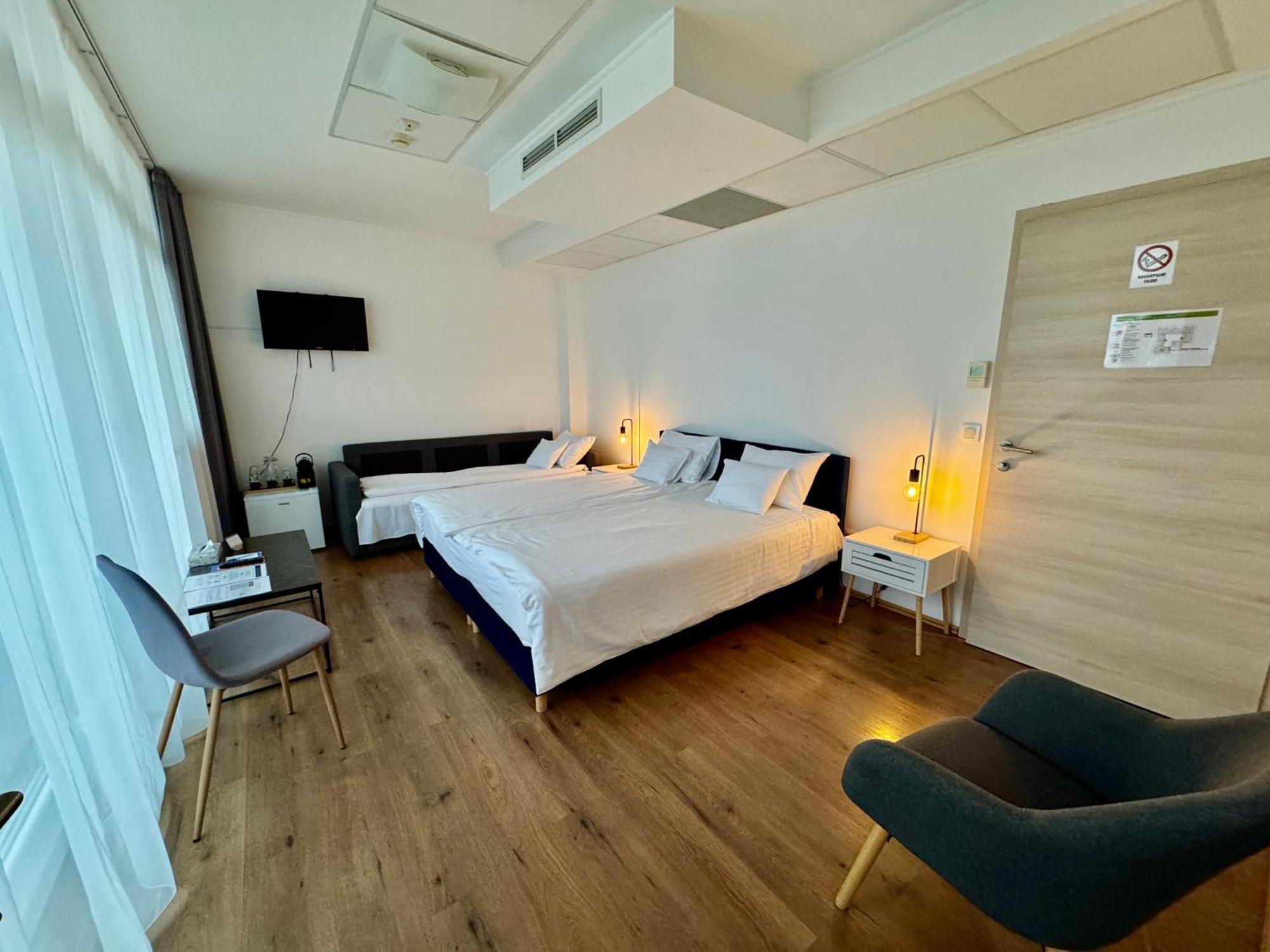 Rooftop With Deep Garage Hotel 3*