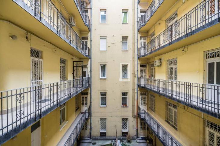 Dessy Downtown Budapest