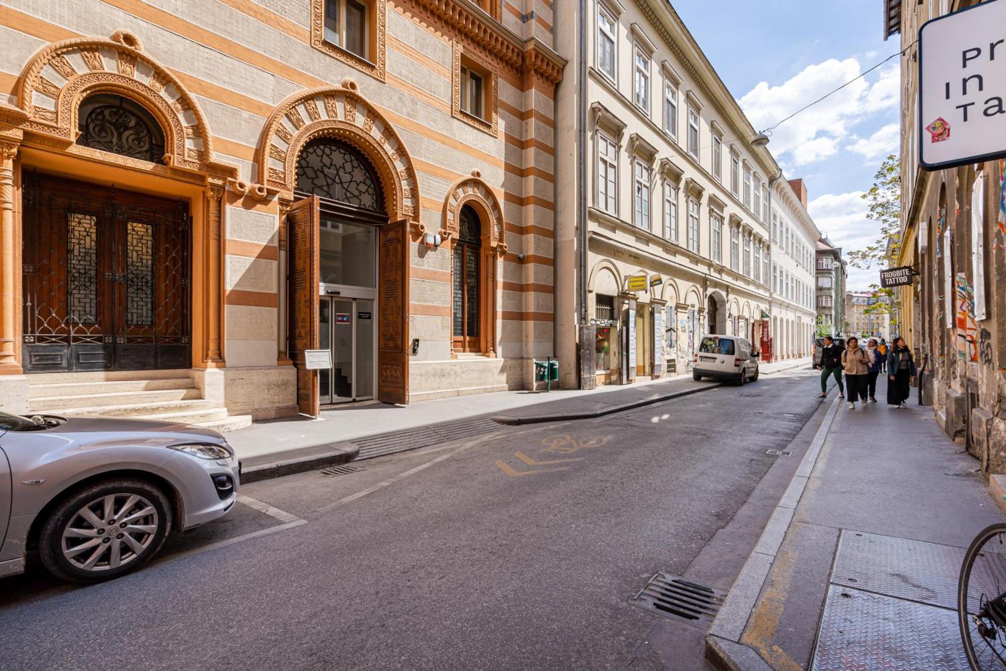 R10- Boutique Apartments, Location. By Bqa Appartement