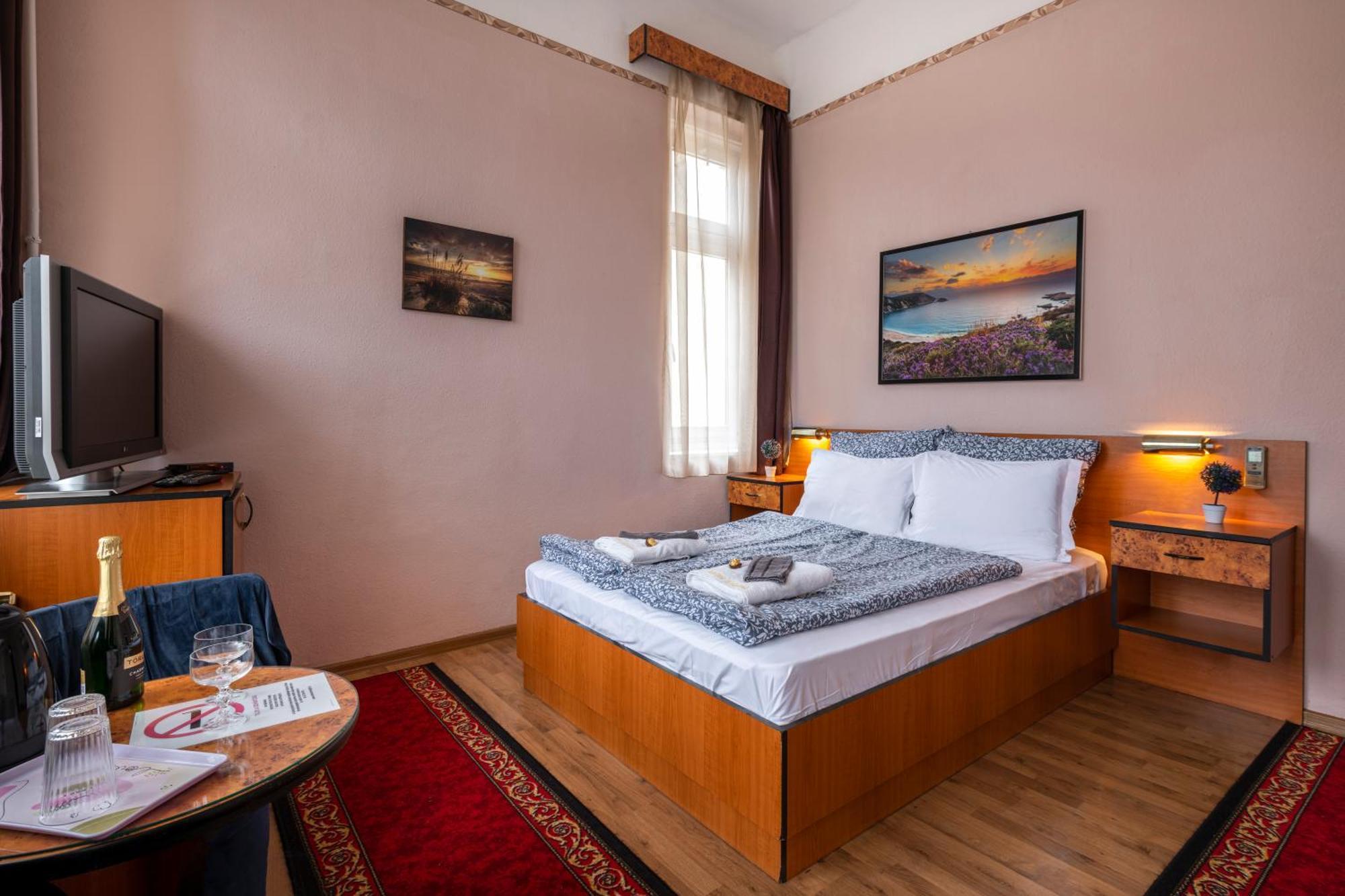 Kristal Gellert Hill Budapešť