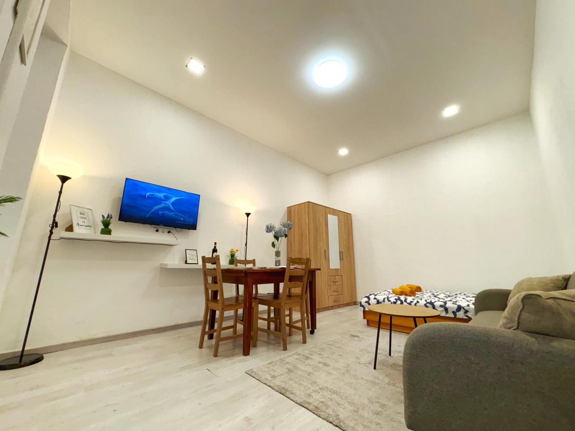 Private Apartment-7pax Appartamento Budapest