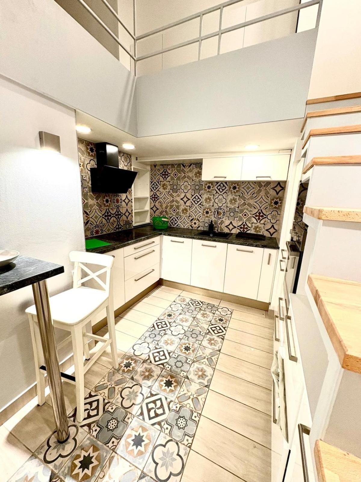 Apartment Nyugati 4 With 3 Bedrooms In The Center *