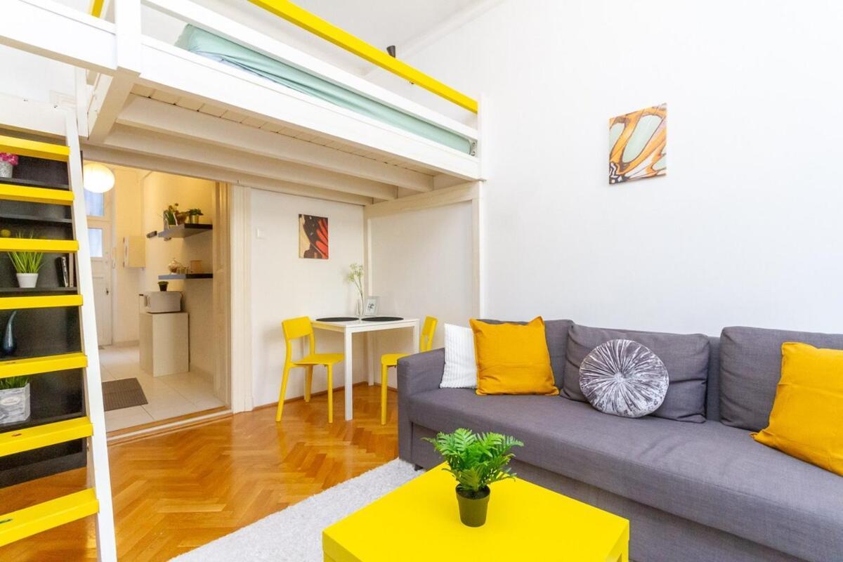 Cozy Gallery Loft In Garam Street By Nw *