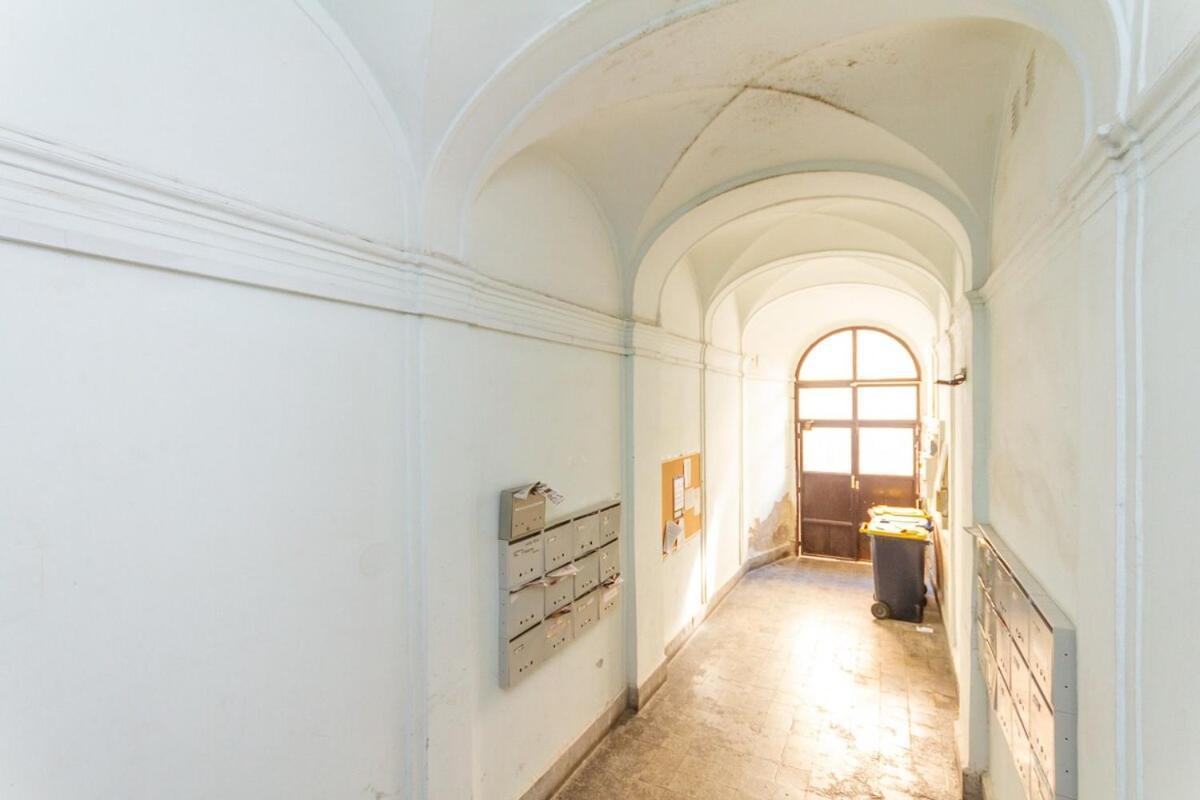Cozy Gallery Loft In Garam Street By Nw *