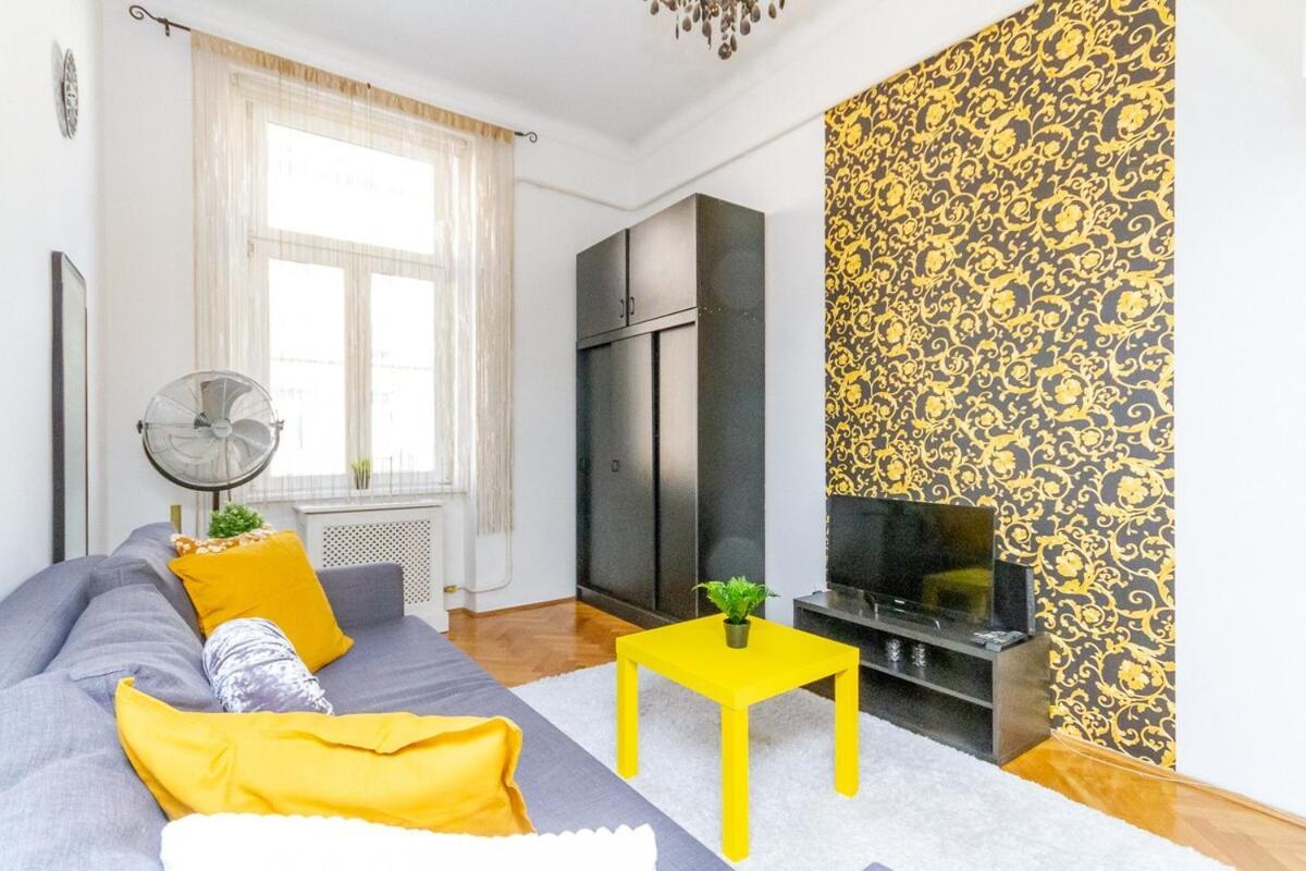 Cozy Gallery Loft In Garam Street By Nw Budapest