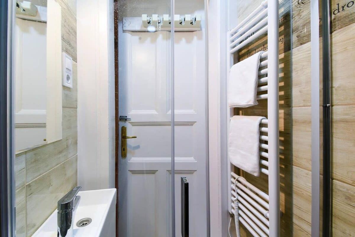Apartment Very Very Spacious New Budapest