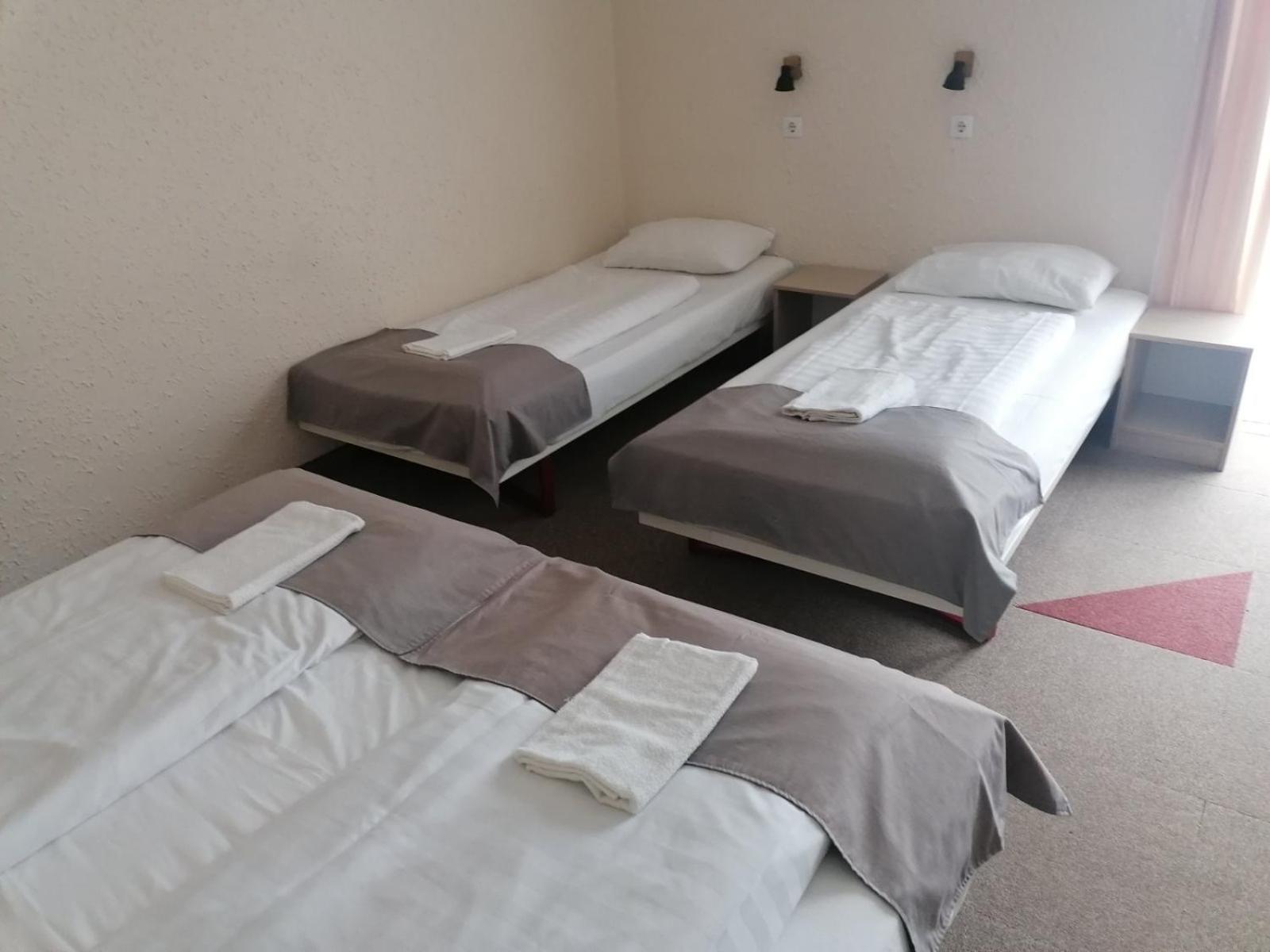 Bed and breakfast Free Parking, Free Breakfast, Only 15 Minutes To Center Budapest
