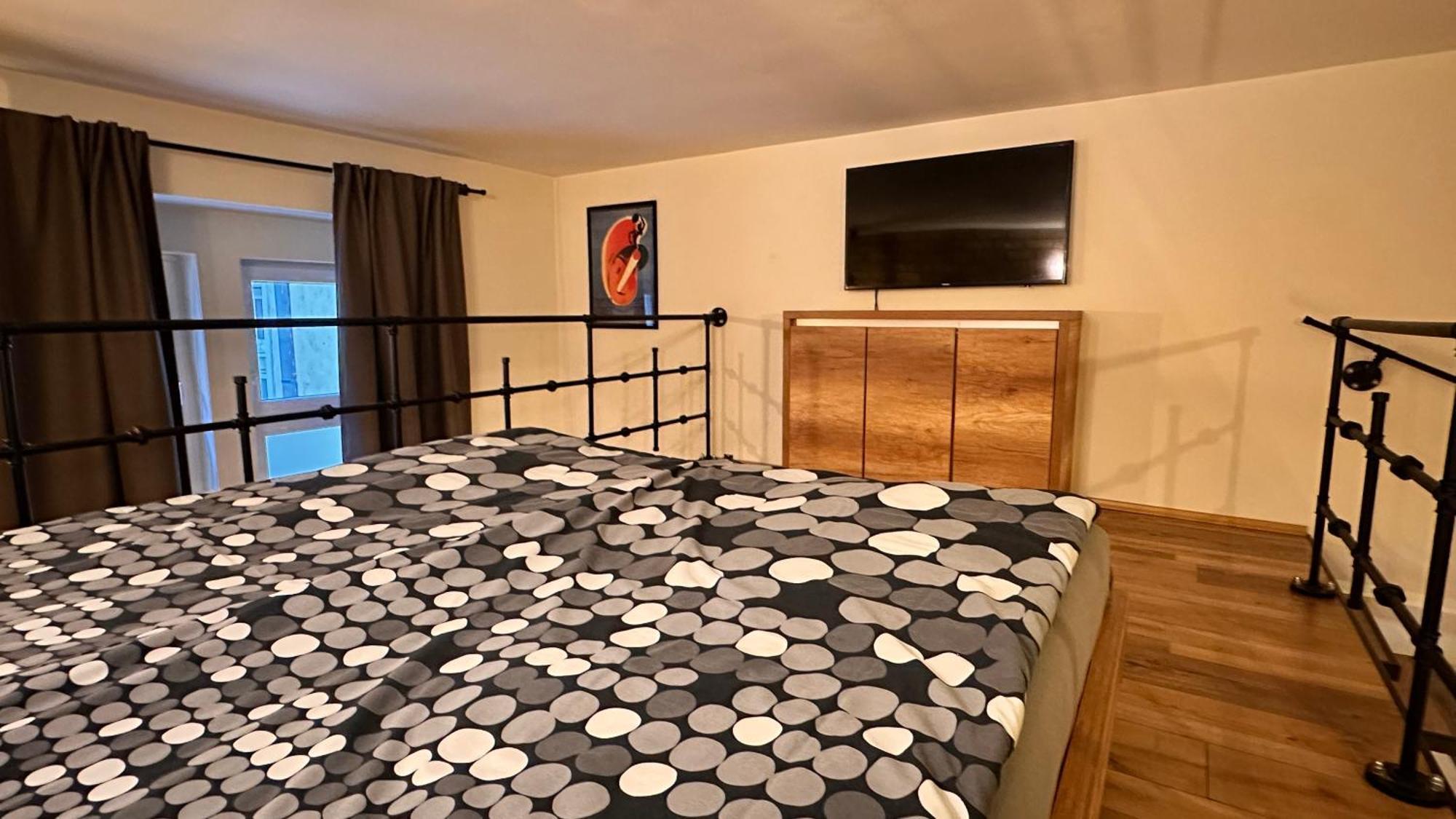 Appartement Home, Far Away From 2 Budapest