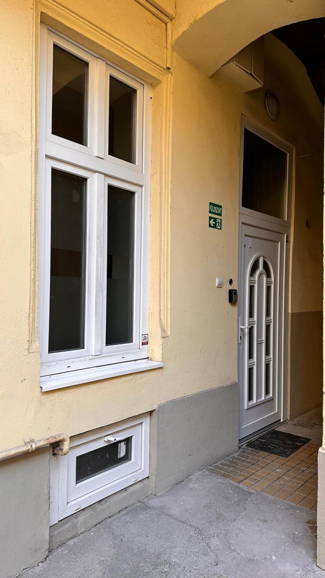 Appartement Home, Far Away From 2 Budapest