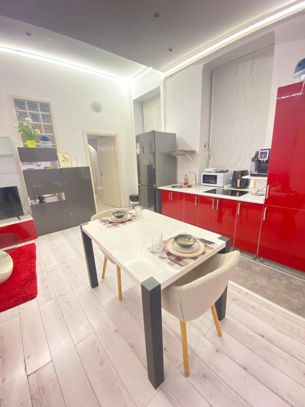 Yes, Yes! Lovely Good Amenities Center * Budapest