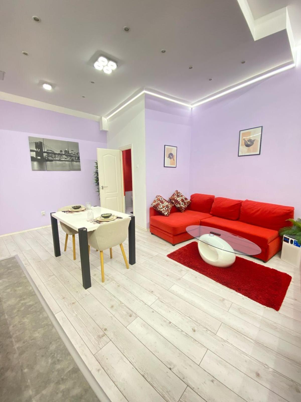 Yes, Yes! Lovely Good Amenities Center