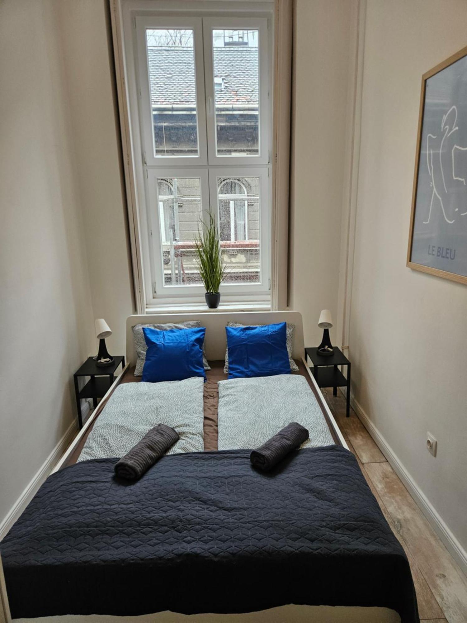 Hostel Near To Bohem Center