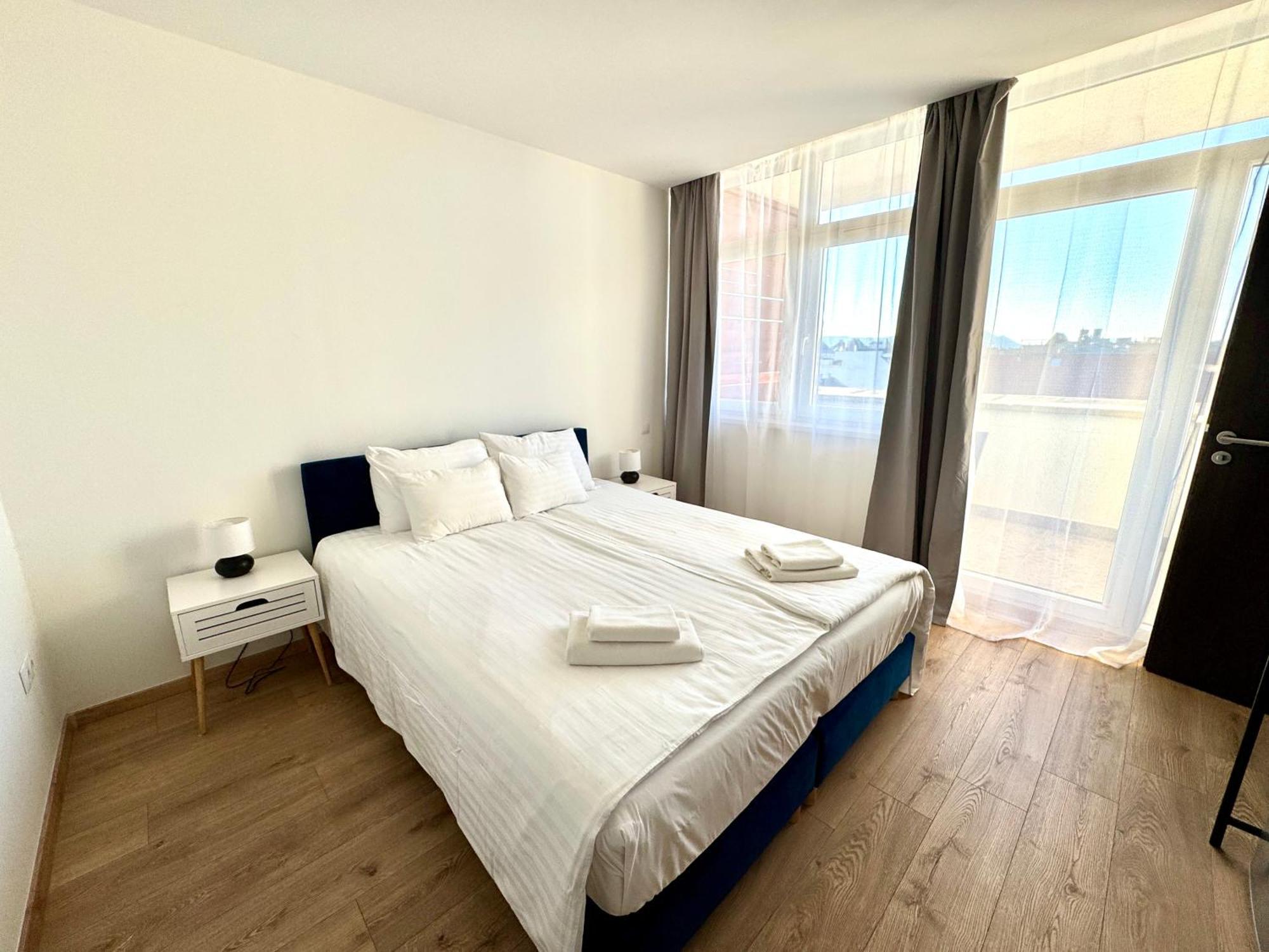 Hotel Rooftop With Deep Garage Budapest